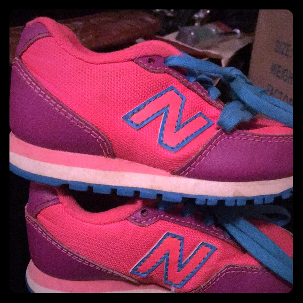 Size 7 in toddler new balance shoes